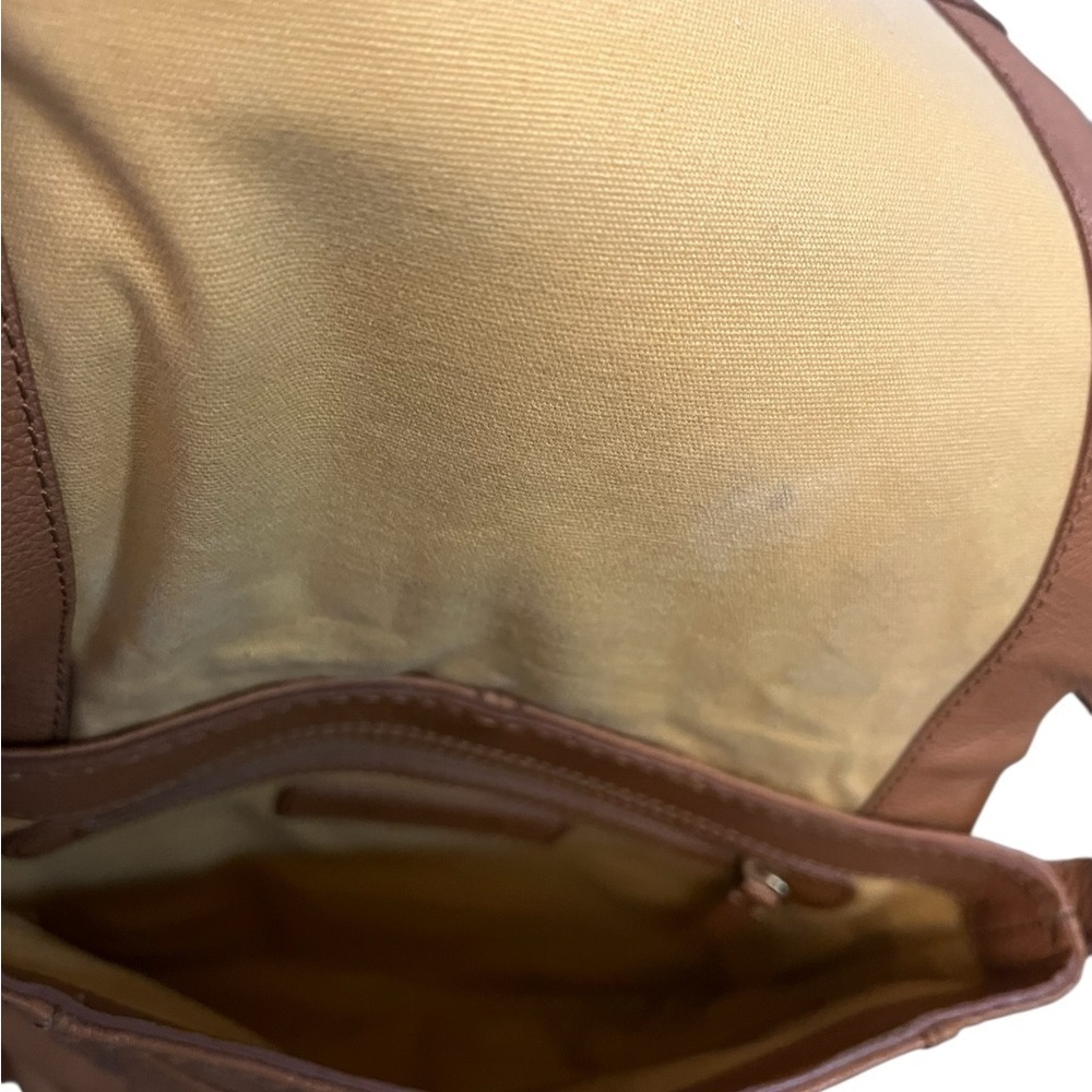 Isabella Fiore Camel 🐪 Tan Crossbody Bag with woven detail and tassel - Picture 7 of 7